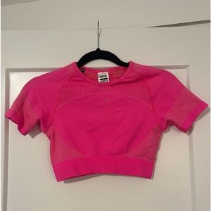 Gymshark Ultra Seamless Crop Top Cyber Pink size small